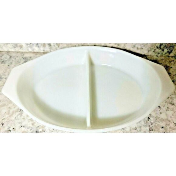 Vintage Pyrex Oval Divided Serving Dish NO Lid Town Country Orange Brown 1.5 Qt - Picture 3 of 7